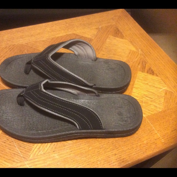 Men’s size 10/12 black flip flops - Picture 2 of 6